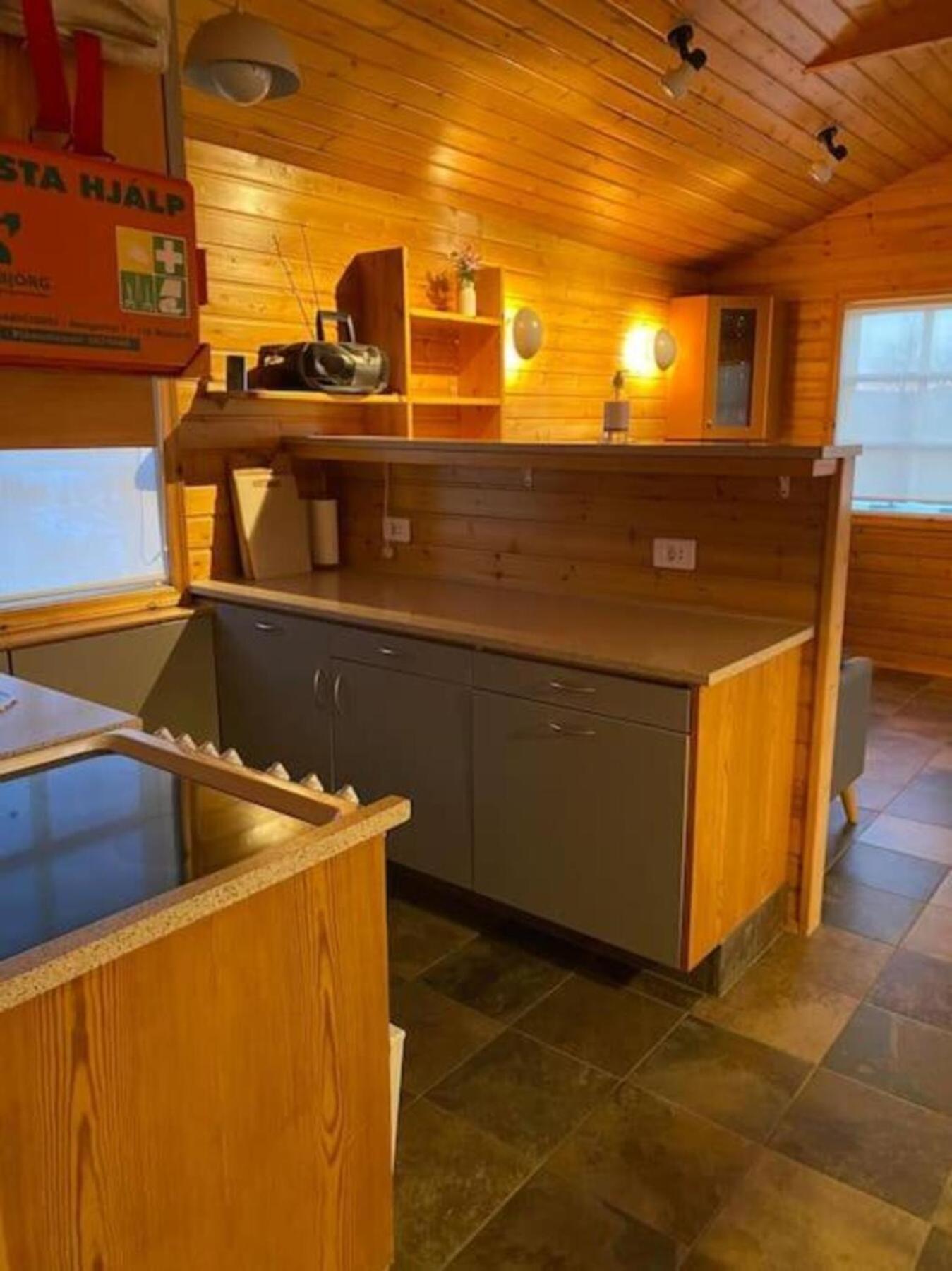 Cozy 2 Bedroom Cottage With Hot Tub อาคูเรย์รี ภายนอก รูปภาพ